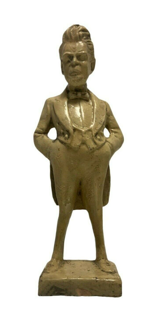 Numbered Conte statue