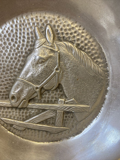 Pair of Memorabilia Plates with Equestrian Theme Engraved VS Preziosi