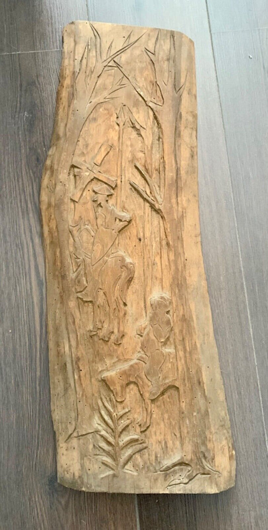 Decorazione da parete intagliata in legno