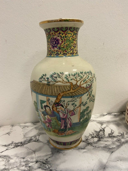 Vase oriental en porcelaine