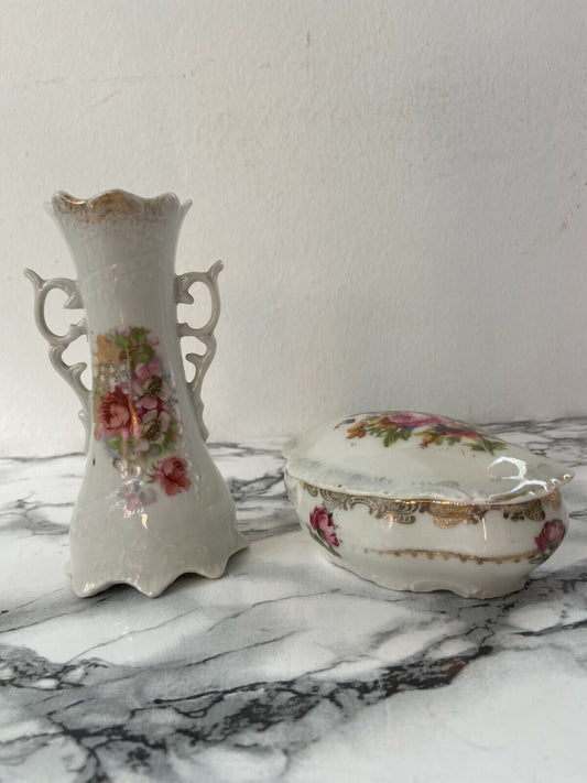 Arte e antiquariato - Ceramica firmata con decorazione floreale