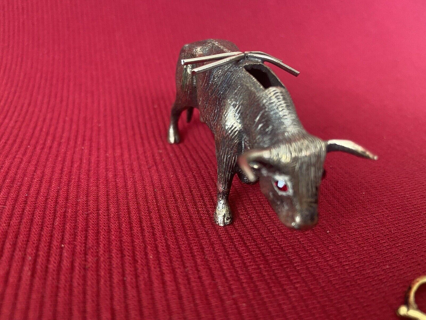 Bull With Silver Aperitif Pins