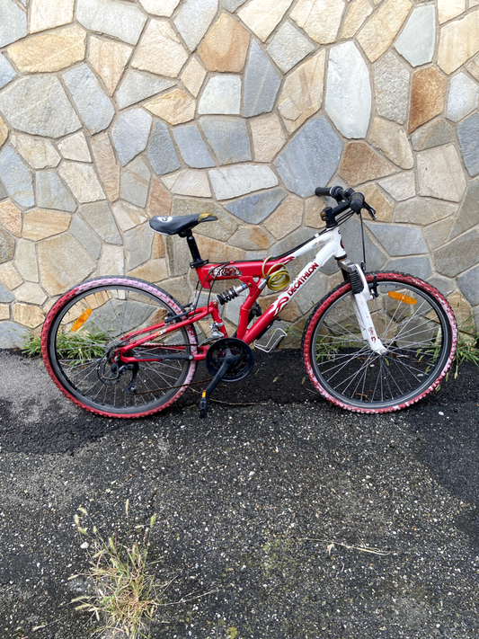 Bicicletta Decathlon rossa