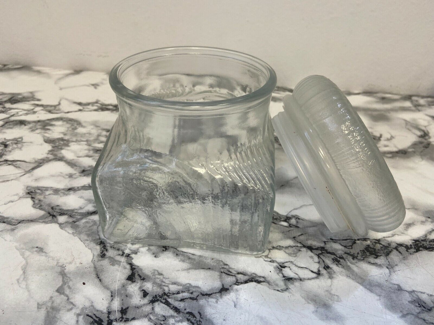 Glass biscuit holder