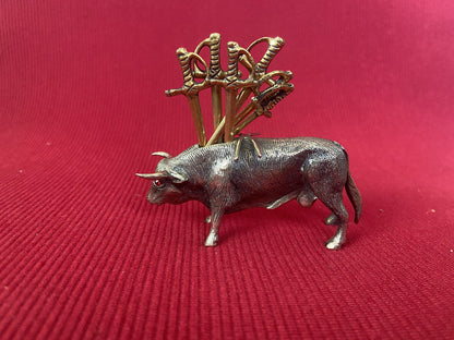 Bull With Silver Aperitif Pins