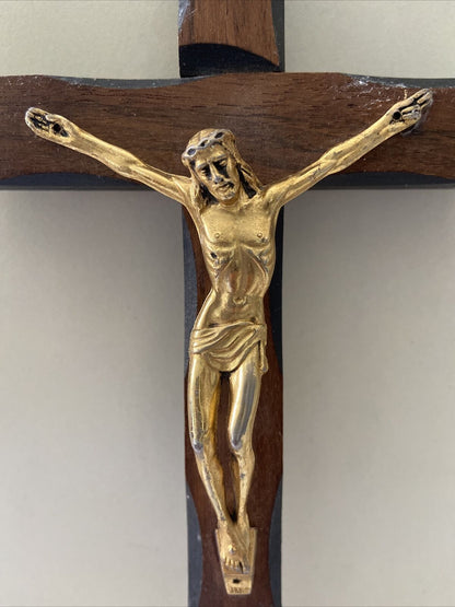 Particolare Croce In Legno Lavorata