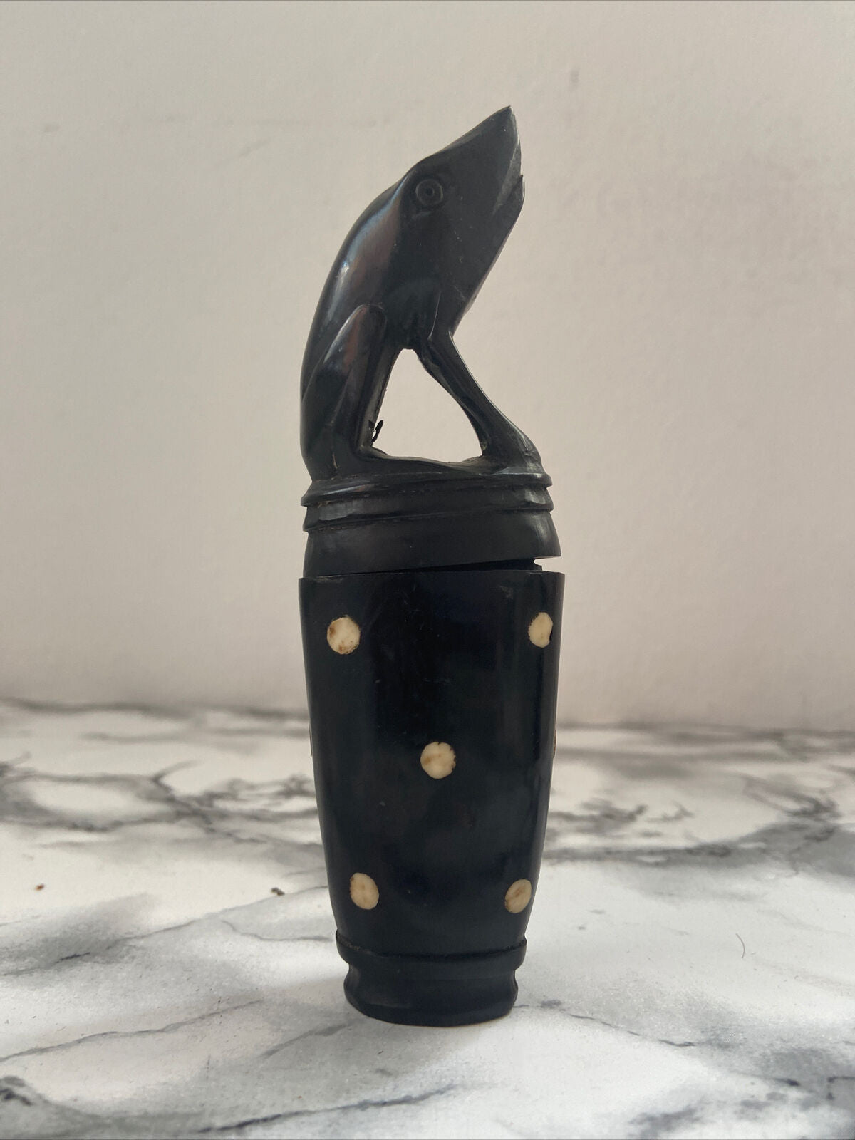 Pezzi D’arte In Legno / Osso