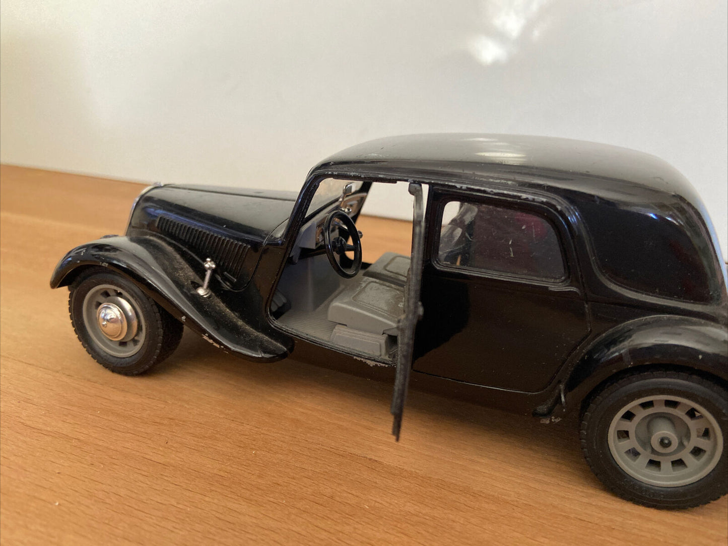 Macchinina Burago Citroen T.A. 15 CV