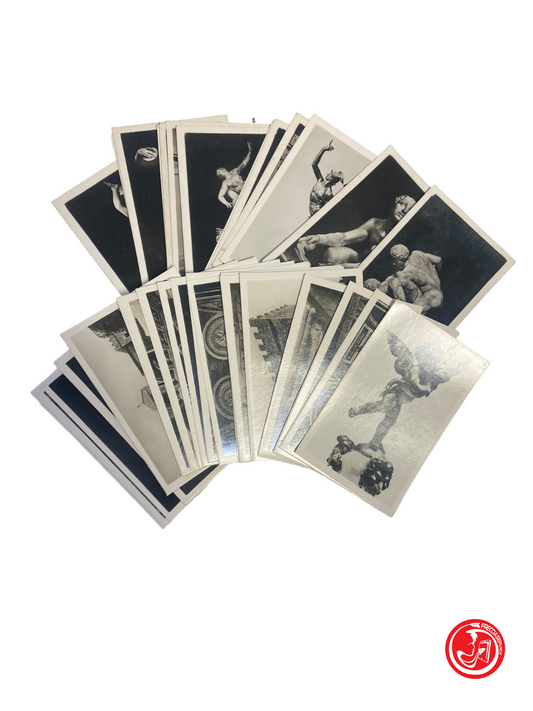 Circa 40 cartoline vintage in bianco e nero