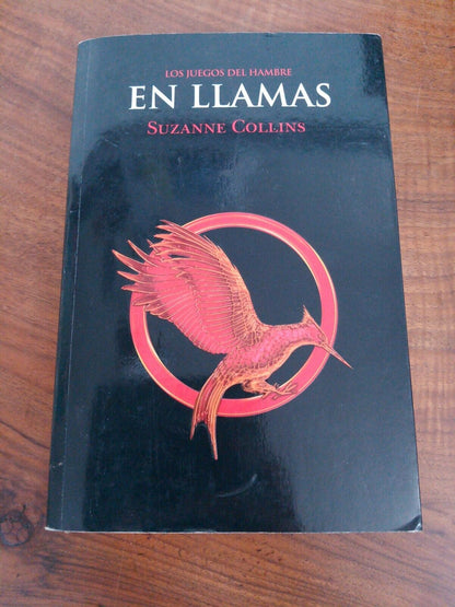 EN LLAMAS, Suzanne Collins, Molino 2012