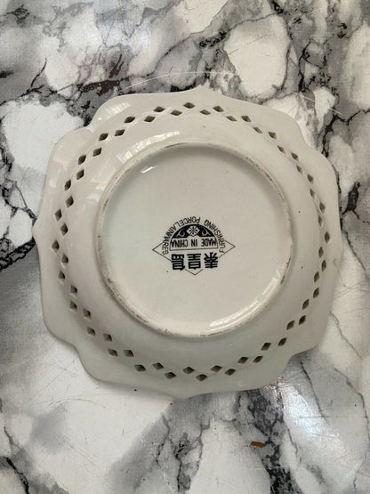 Assiette en porcelaine fabriquée en Chine