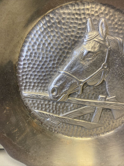 Pair of Memorabilia Plates with Equestrian Theme Engraved VS Preziosi