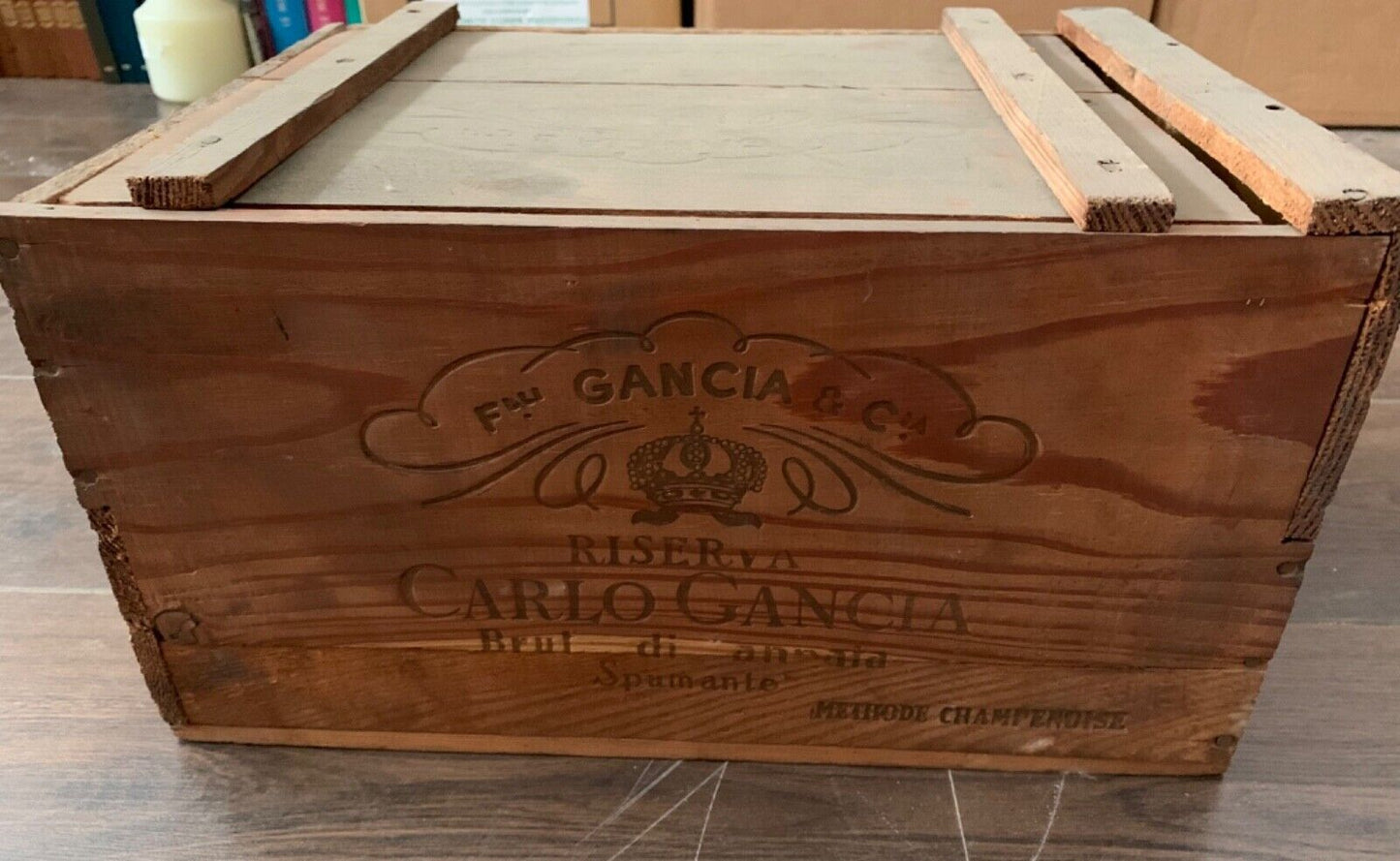 Caisse en bois de réserve Gancia