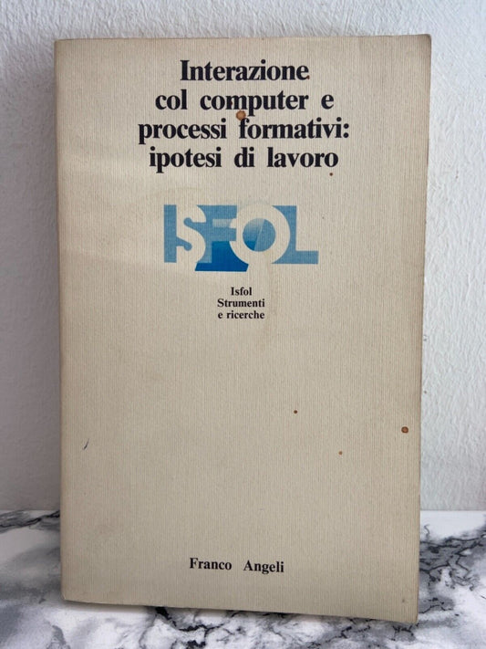 Interactions informatiques et processus de formation : hypothèses de travail