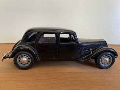 Macchinina Burago Citroen T.A. 15 CV