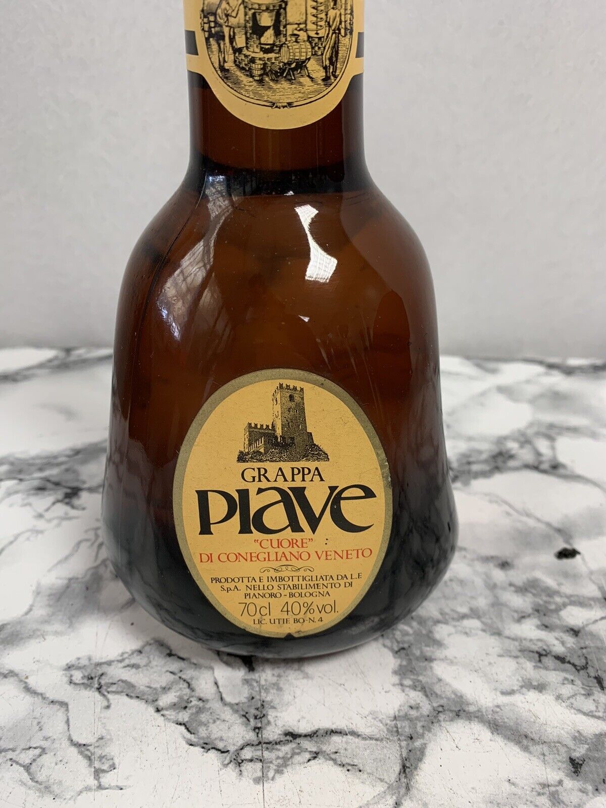 Bouteille de Grappa Piave « cœur » de Conegliano Veneto