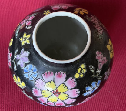 Chinese Style Jar 5 Colors On Black Base