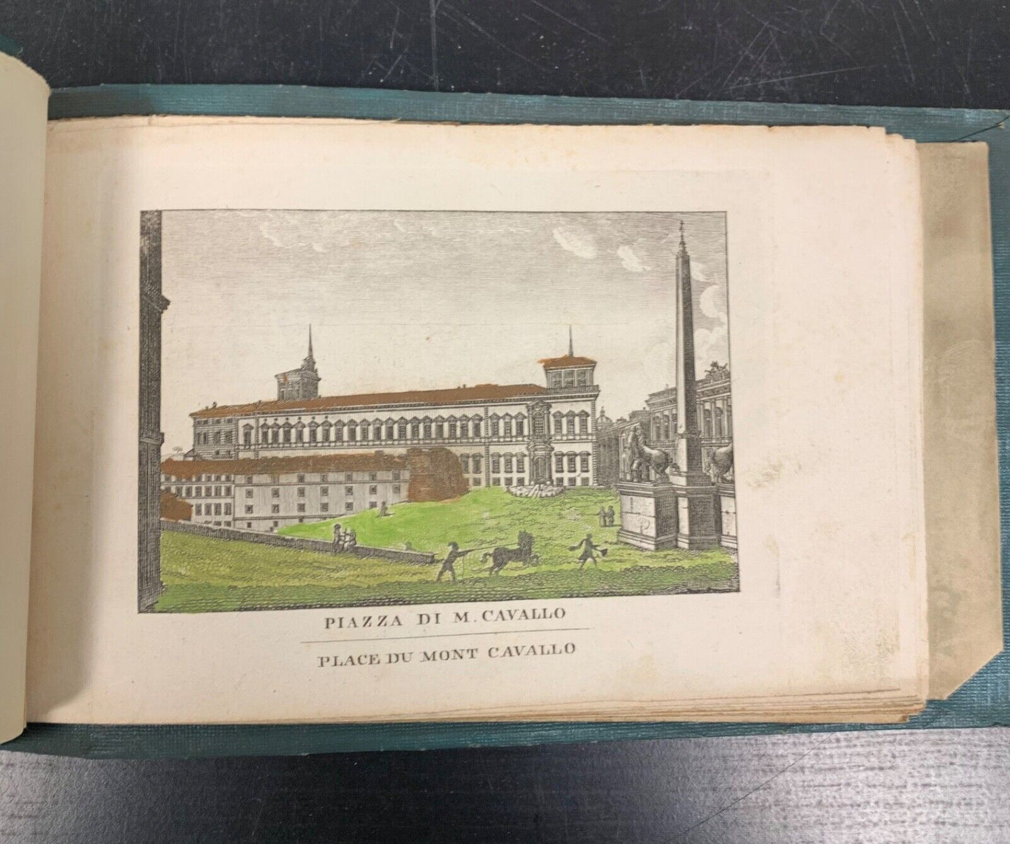 Libretto d’epoca con foto di Roma