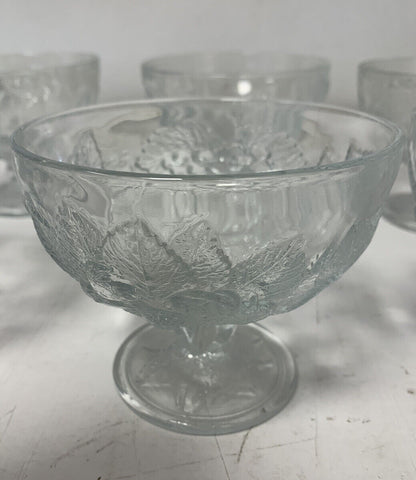 Set of 8 glass cups