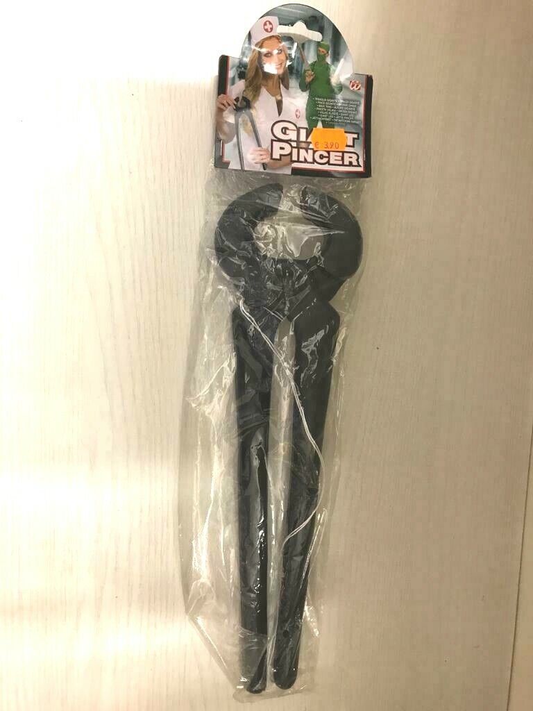 GIANT HALLOWEEN TONGS