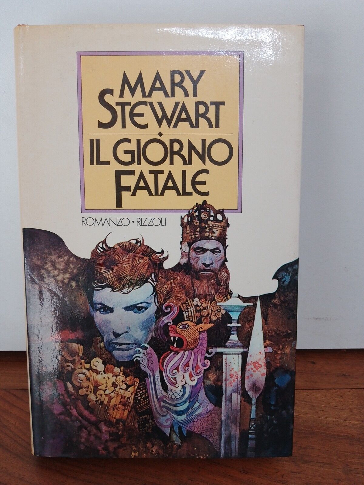 LE JOUR FATAL, M. Stewart, Rizzoli, 1985 1ère ÉDITION.