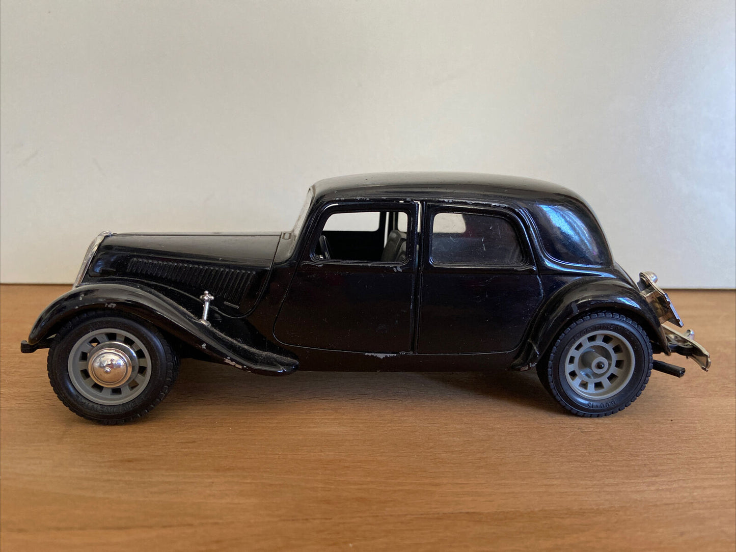 Macchinina Burago Citroen T.A. 15 CV