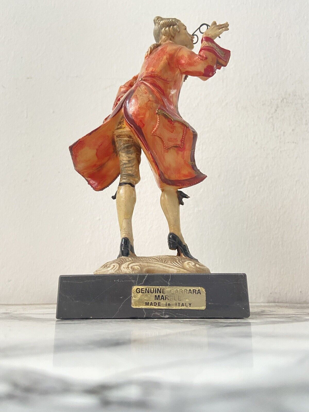 Figurine En Plastique San Remoi Avec Socle En Marbre De Carrare