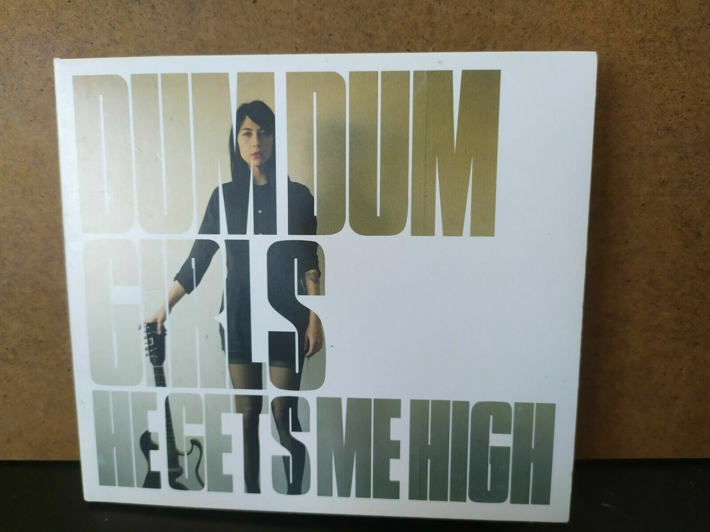 Dum Dum Girls – He Gets Me High