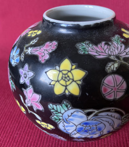 Chinese Style Jar 5 Colors On Black Base