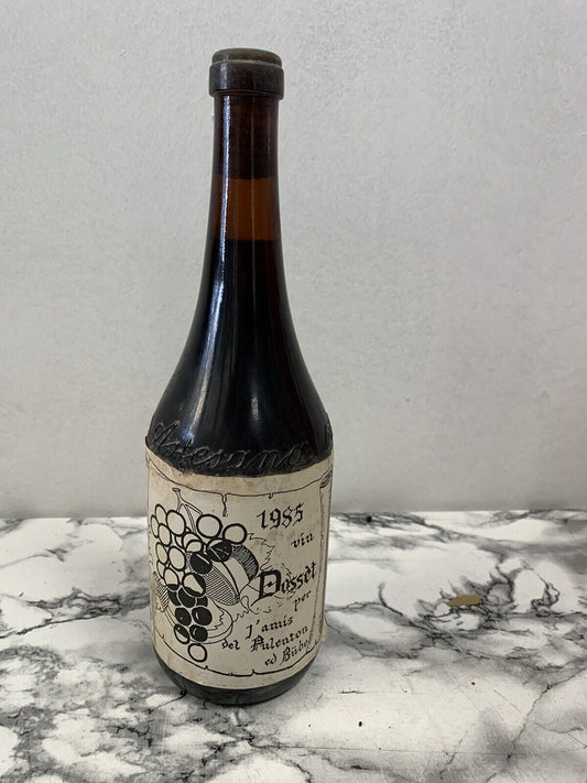 Vin Dosset 1985 bottle