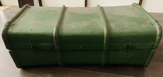 Baule verde in legno antico