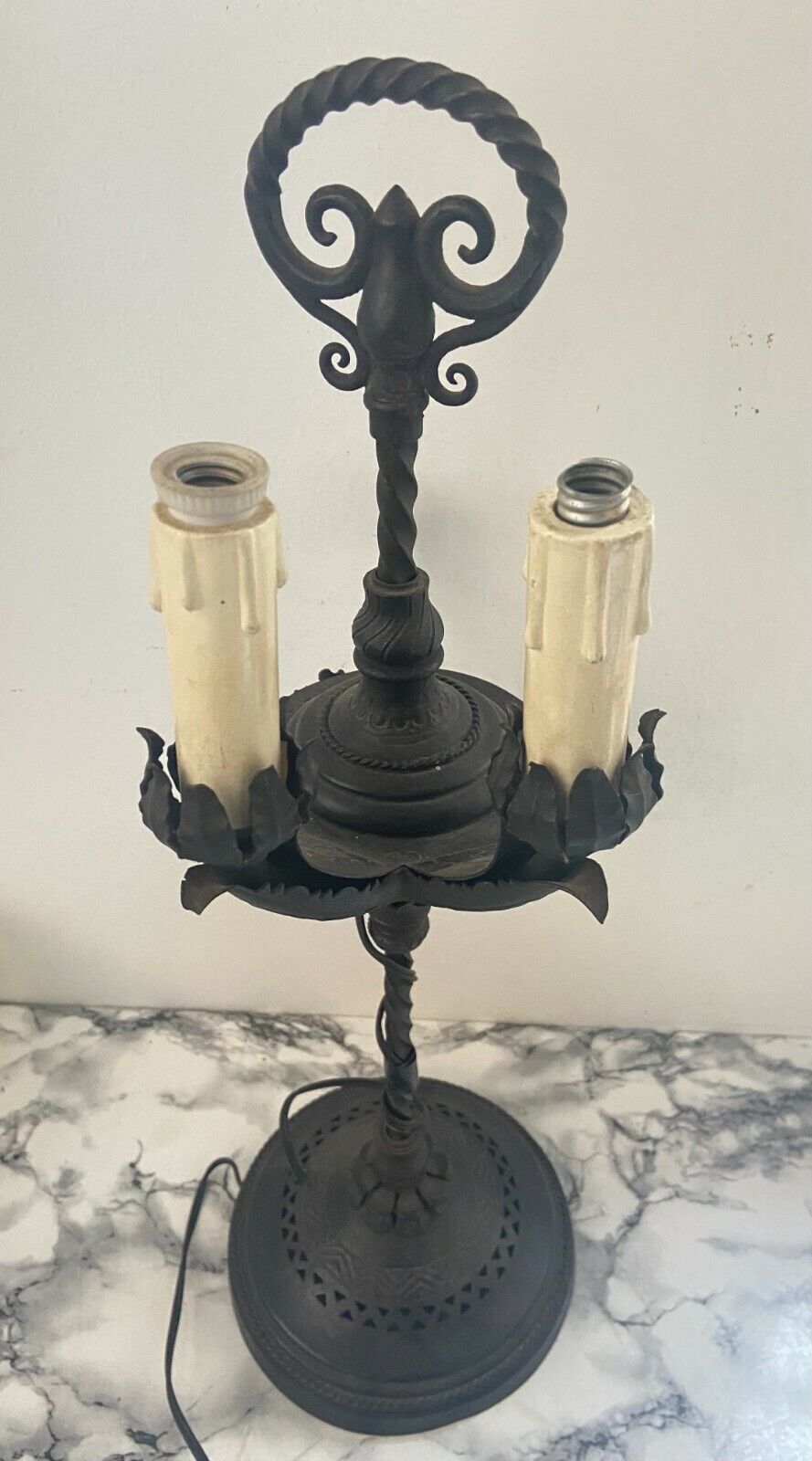 Table lamp