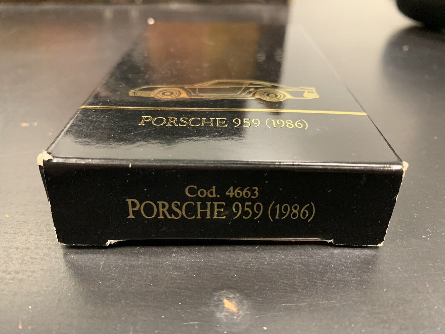 Burago Porsche 959 (1986) key ring