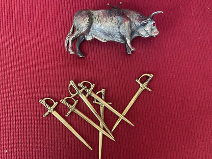 Bull With Silver Aperitif Pins