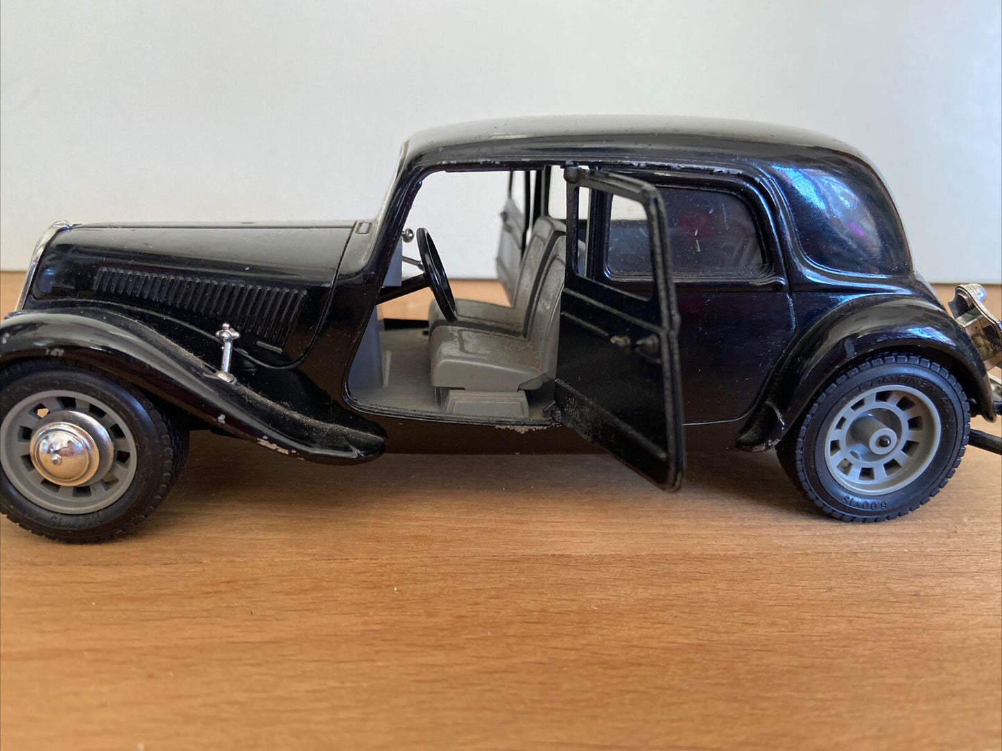 Macchinina Burago Citroen T.A. 15 CV