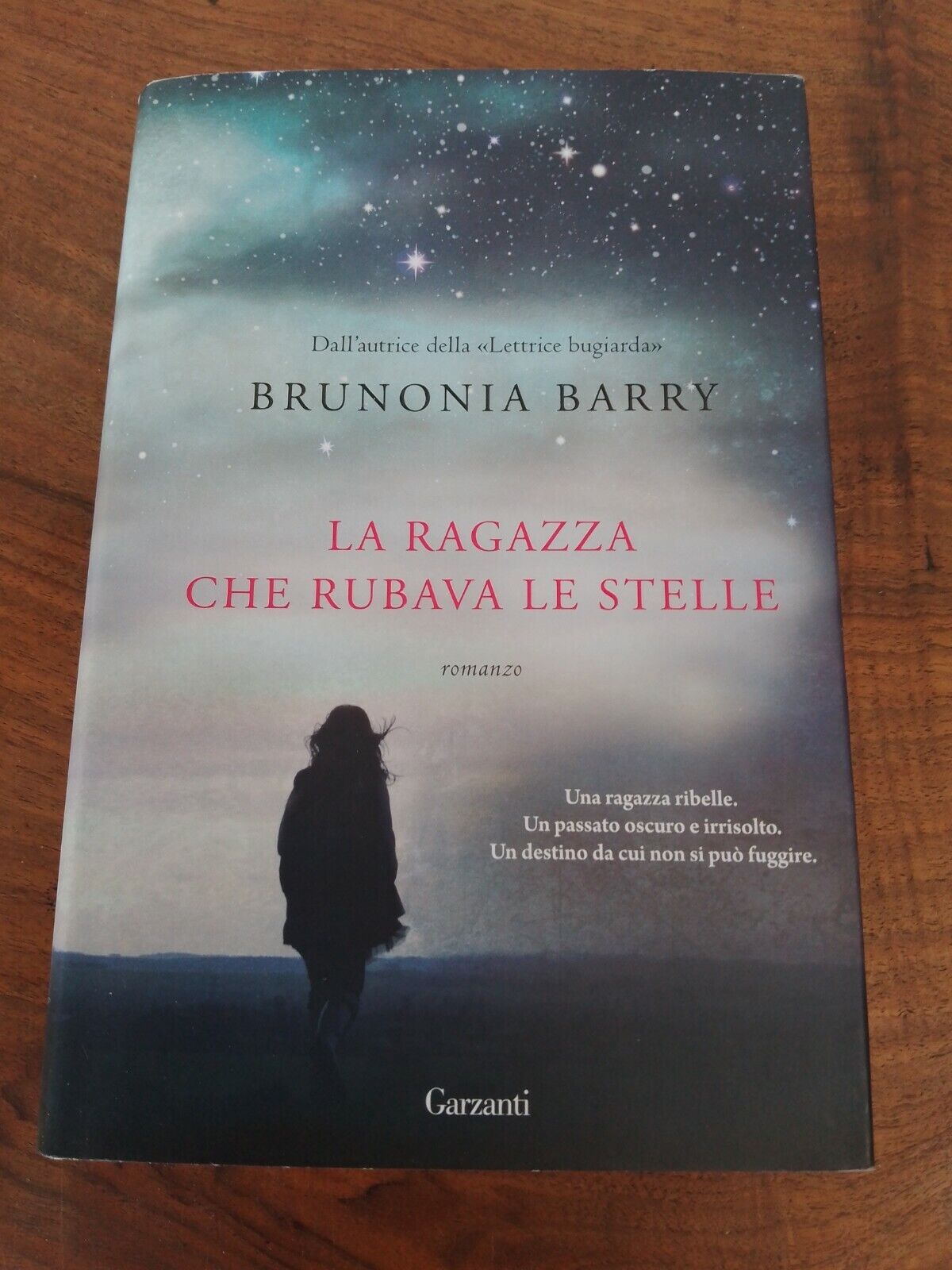 La fille qui a volé les étoiles, B. Barry, Garzanti, 2010