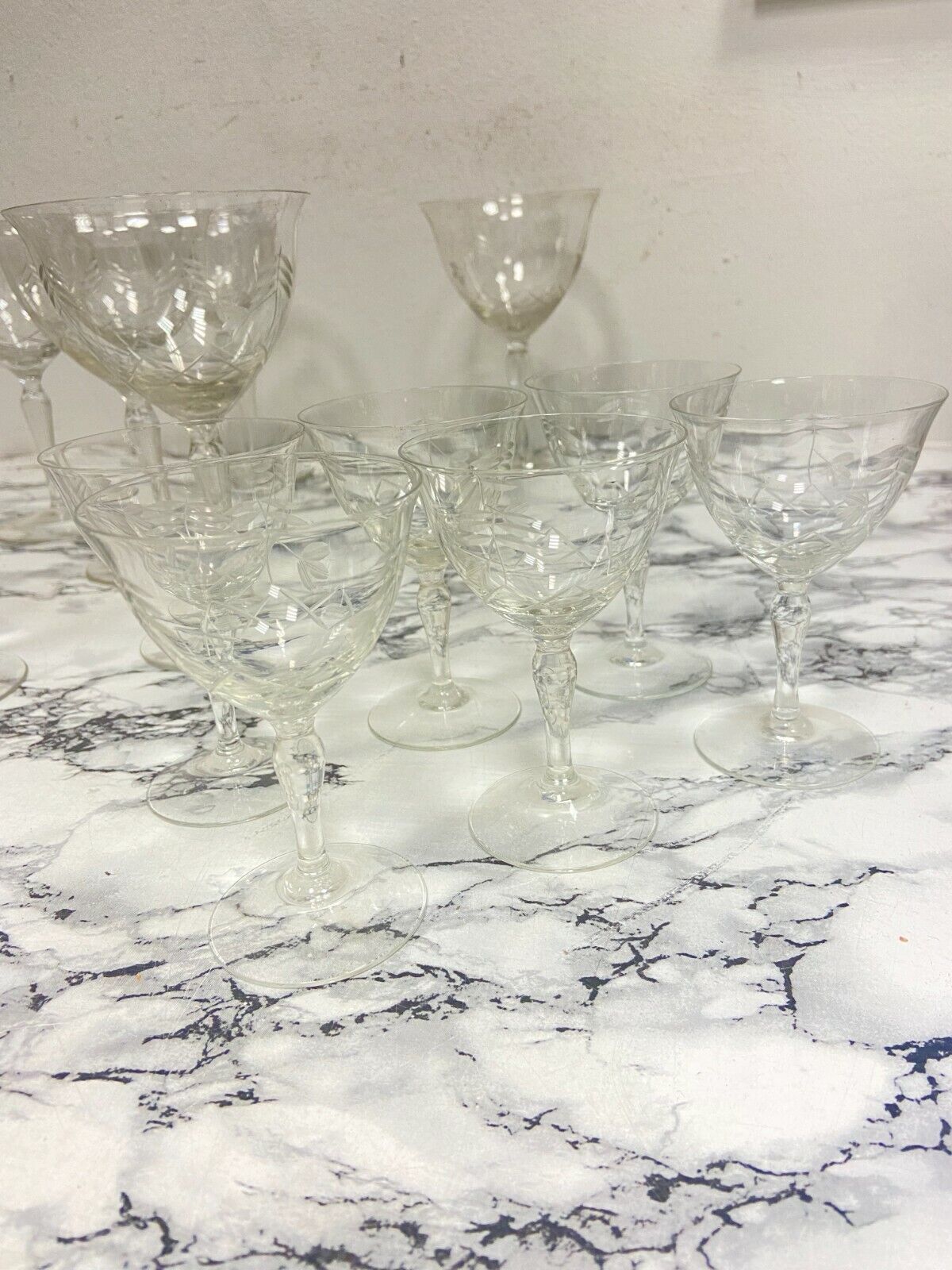 Set of 12-cup crystal glasses (6 water and 6 wine)