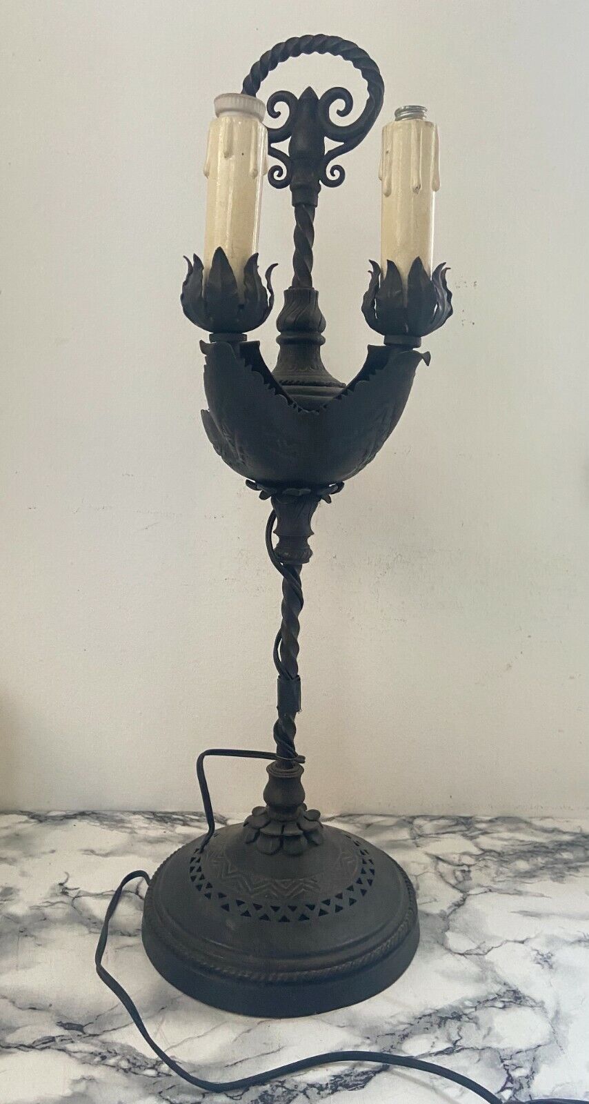 Table lamp