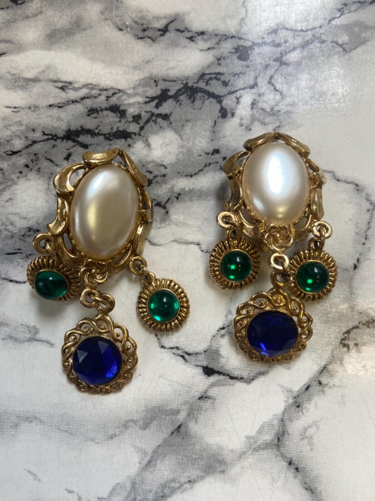 Boucles d'oreilles vintage - perle et pierres bleues et vertes