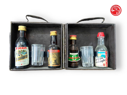 Ensemble de bouteilles d'alcool - objets de collection