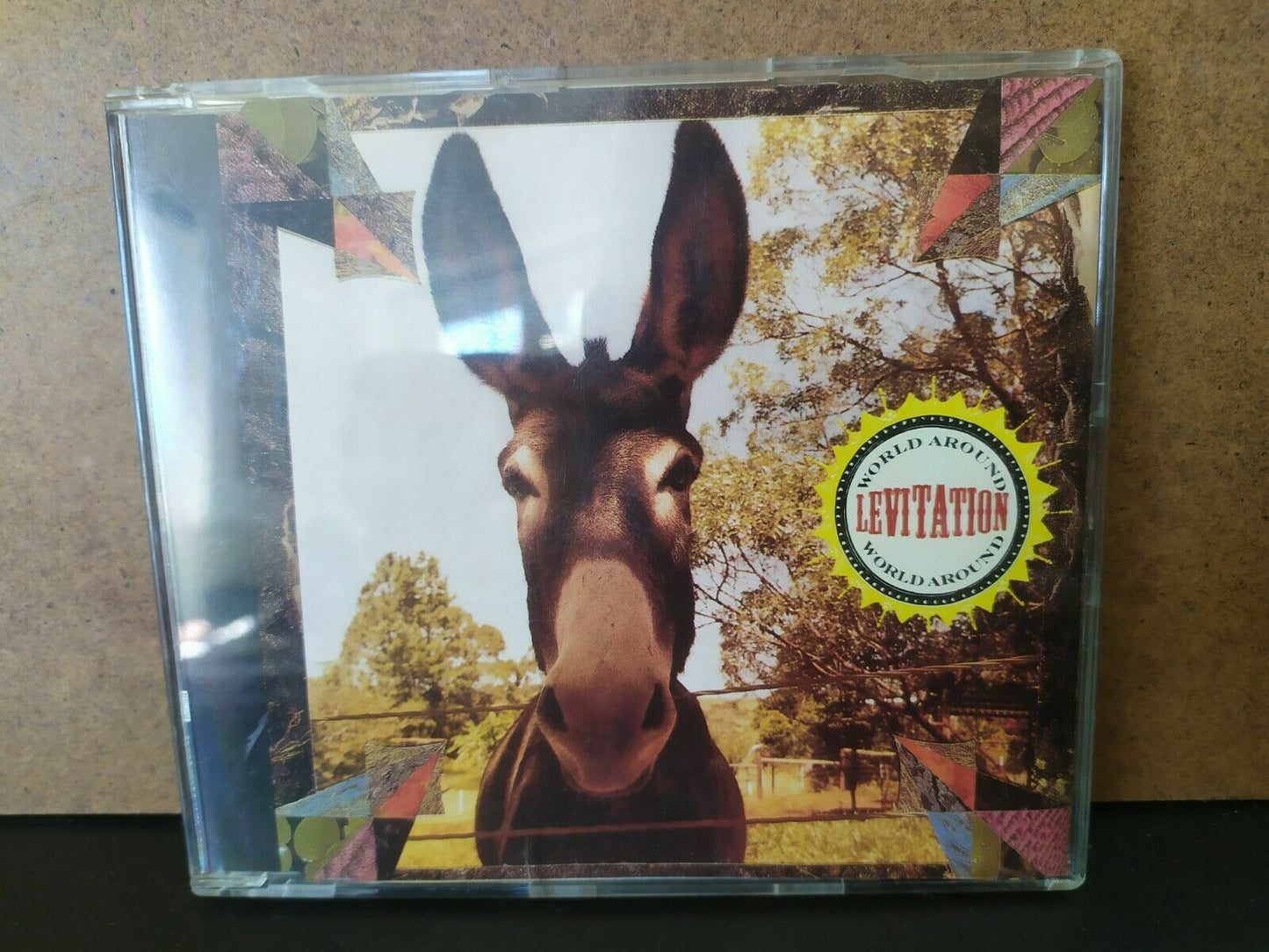 Lévitation – Le monde autour 