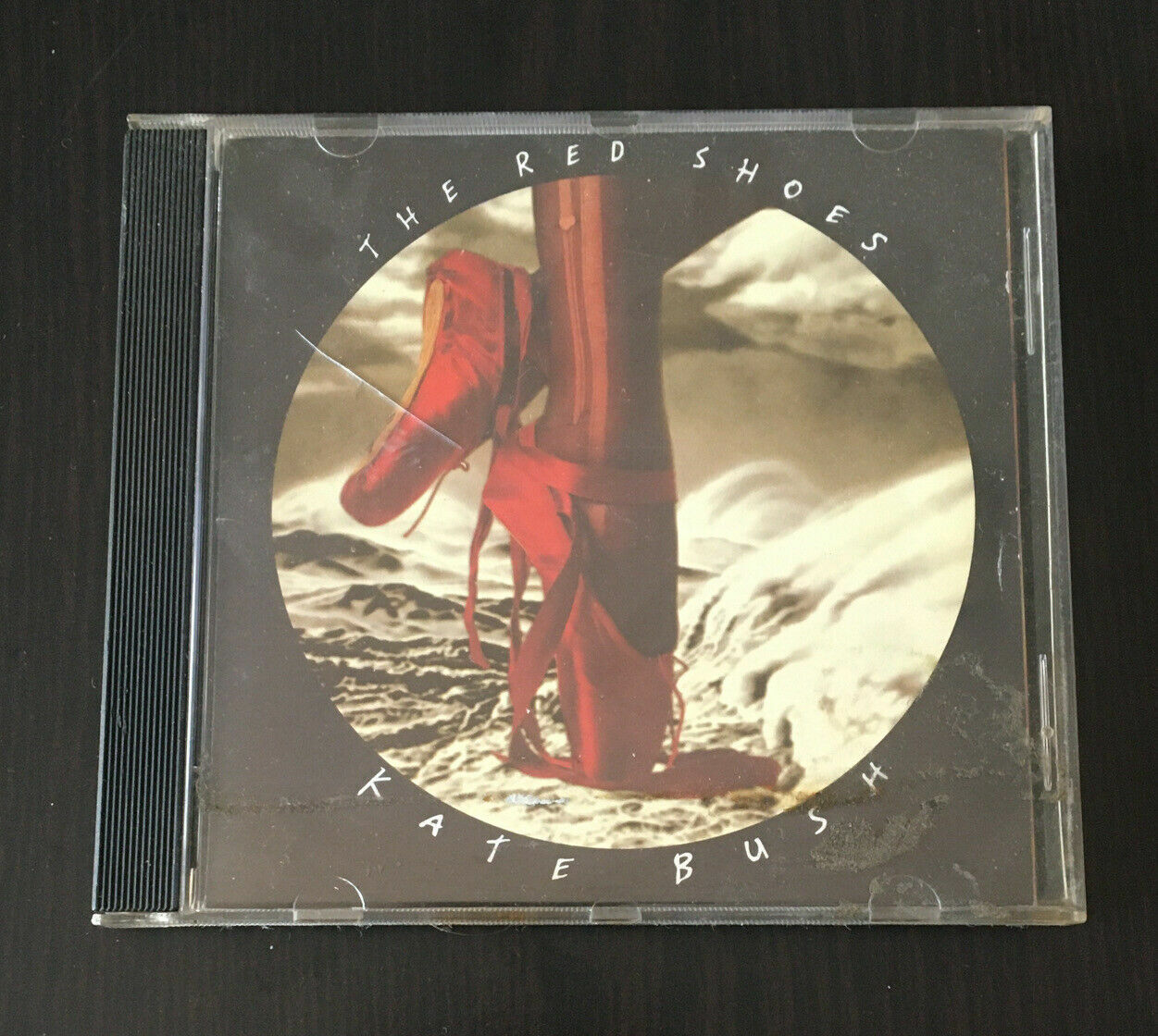 CD Kate Bush ‎– The Red Shoes Label : EMI Royaume-Uni ‎– CDEMD 10 ((P 