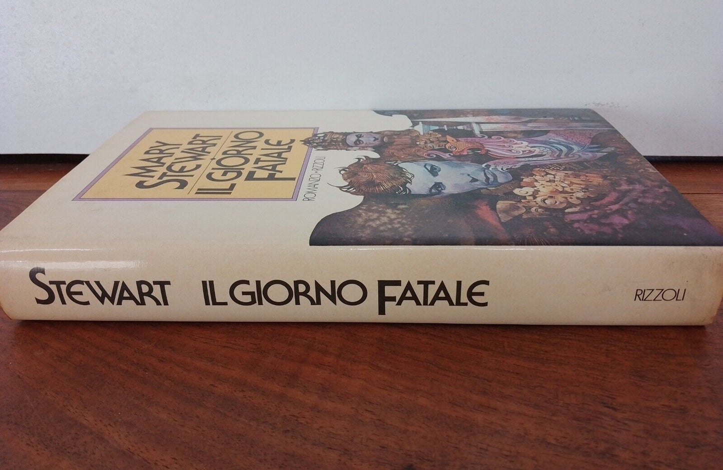 LE JOUR FATAL, M. Stewart, Rizzoli, 1985 1ère ÉDITION.