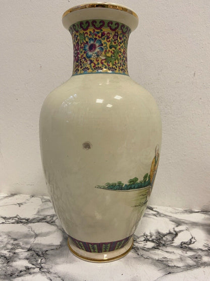 Vase oriental en porcelaine