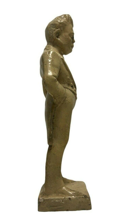 Numbered Conte statue