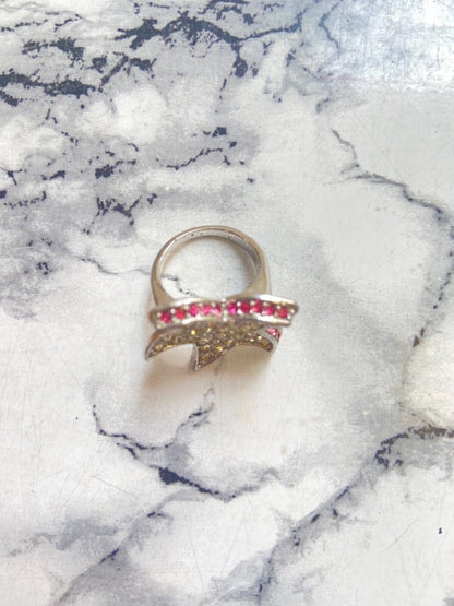 Star ring with pink and white stones