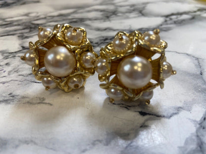 Vintage earrings - pearl - clip