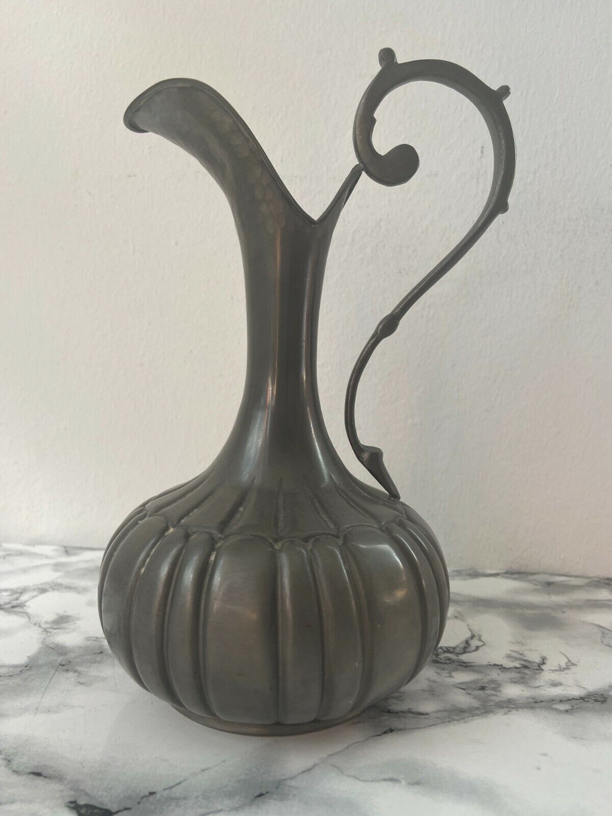 Art and antiques - Antique water/tea jug