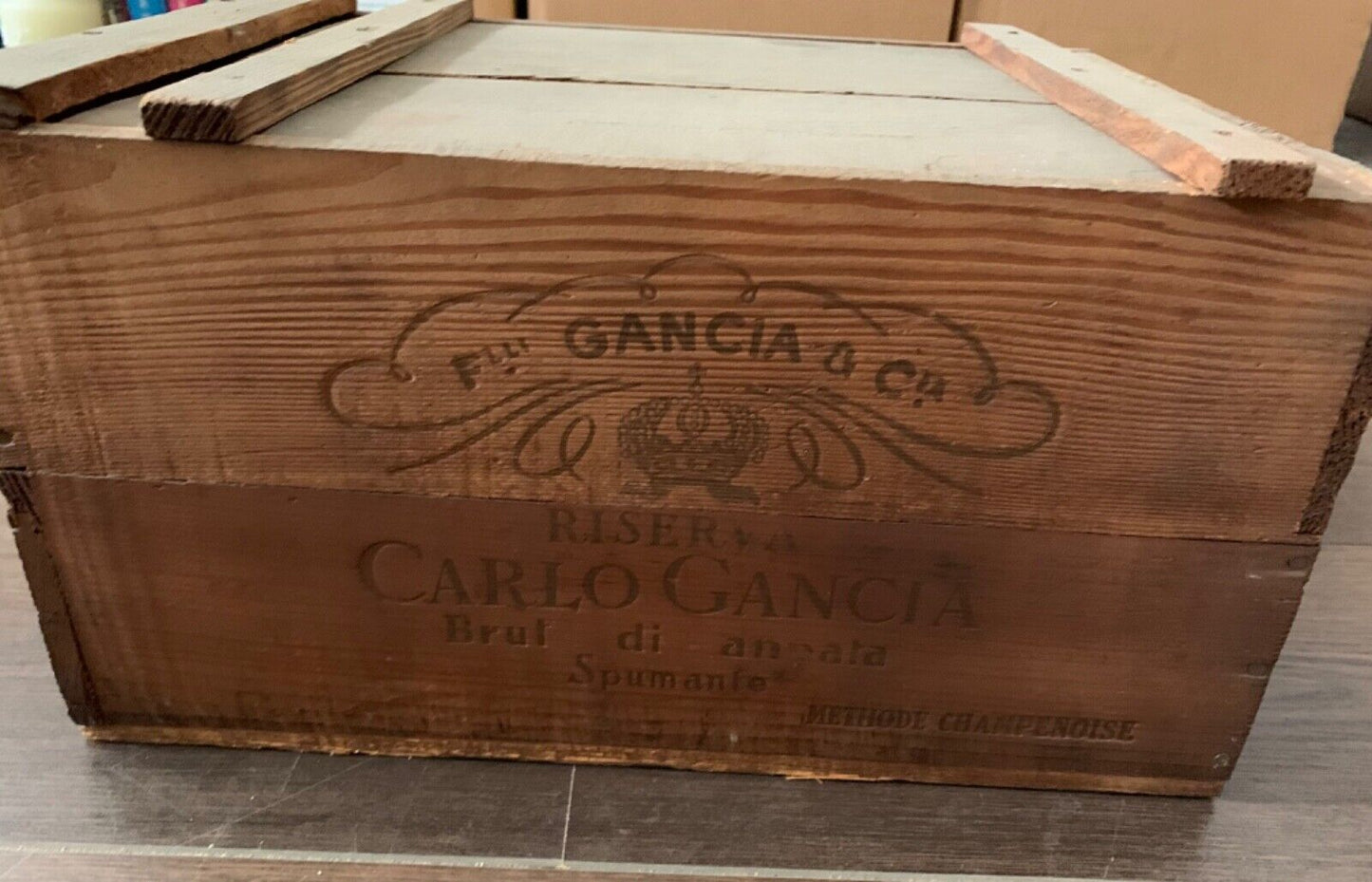 Caisse en bois de réserve Gancia