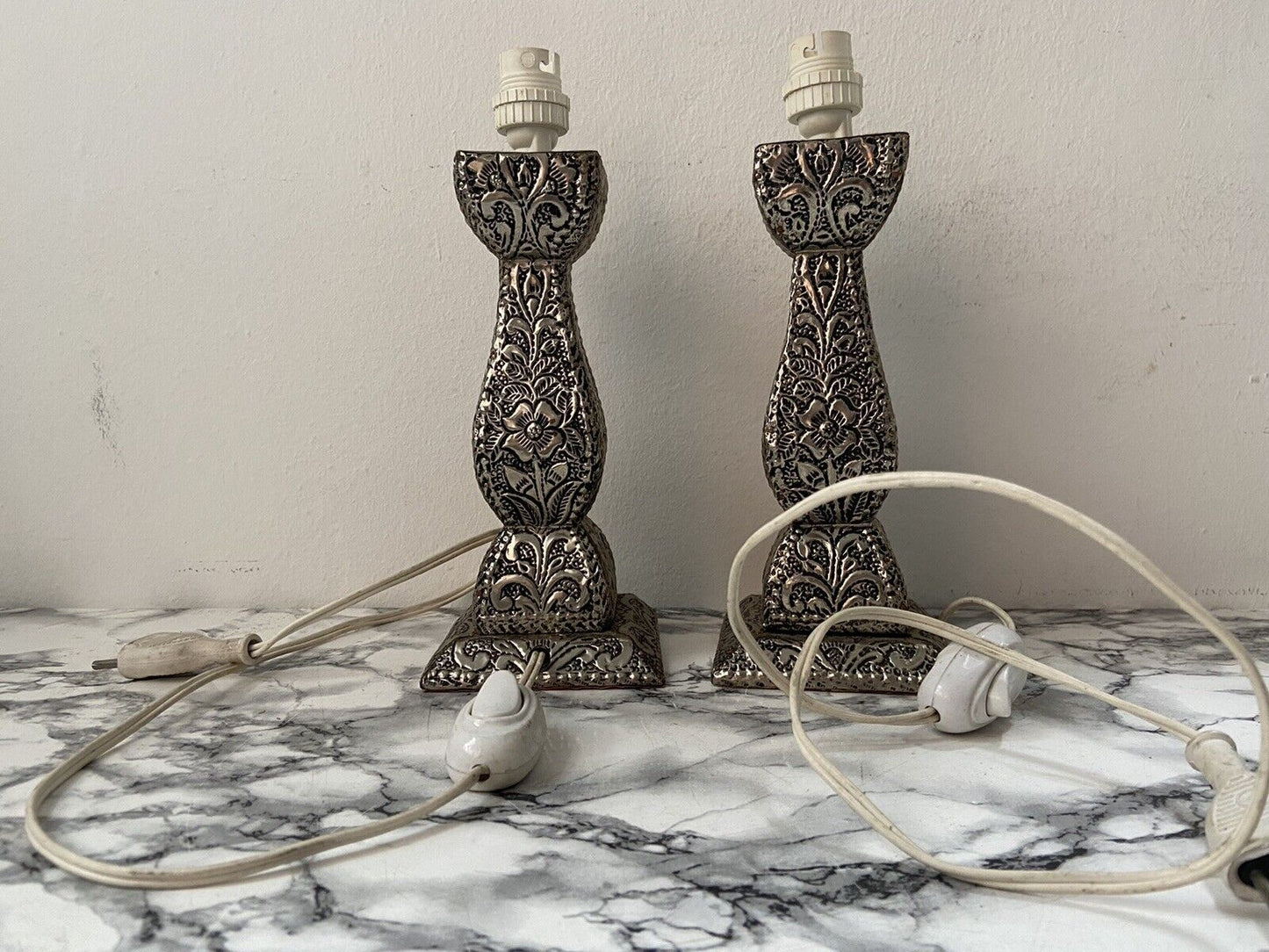 2 Vintage bedside lamps